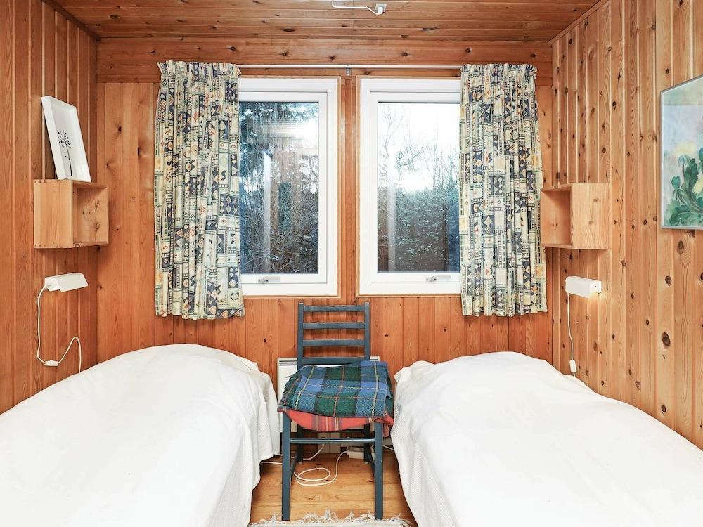 تشارمينج هوليداي هوم إن سبوتروب ويذ ليمفجوردن فيو