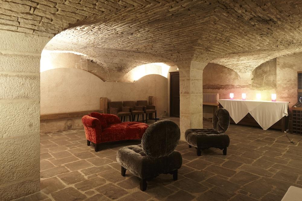 أوتل فيليب لو بون داخلي