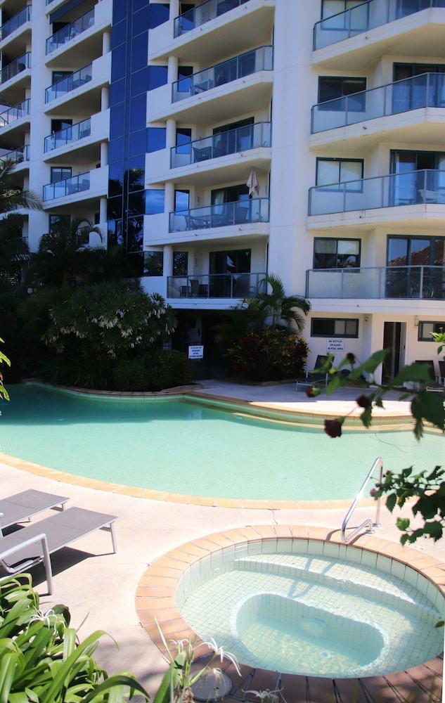 181 The Esplanade Outdoor Pool