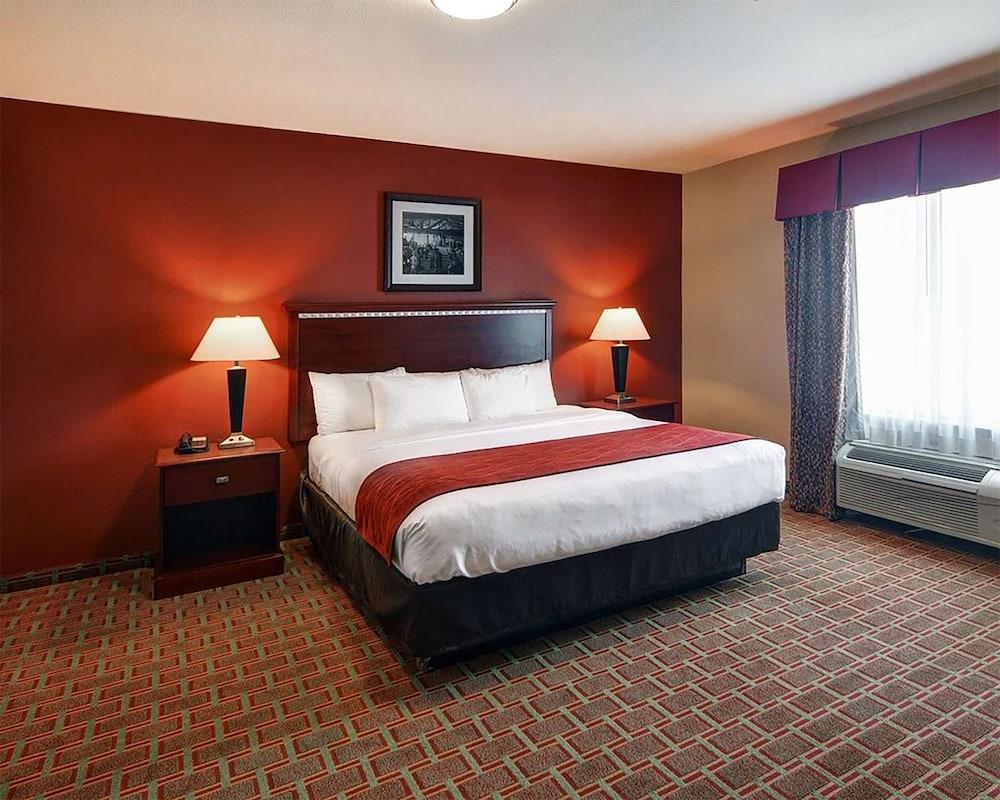 Comfort Suites Lake Worth