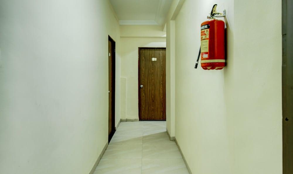 Treebo Sayaji Residency Lobby