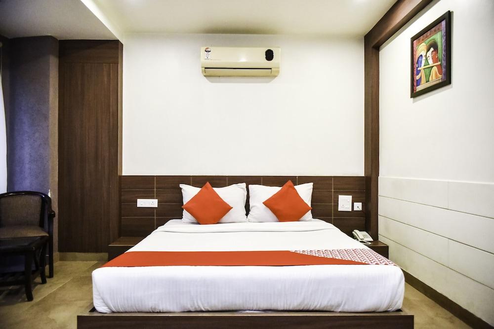 OYO 3094 Hotel City Square Room