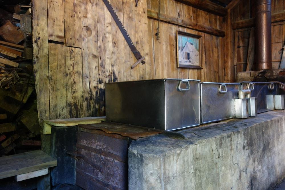 كامبينج - شاليتس لاك سانت أوجاستين منوع