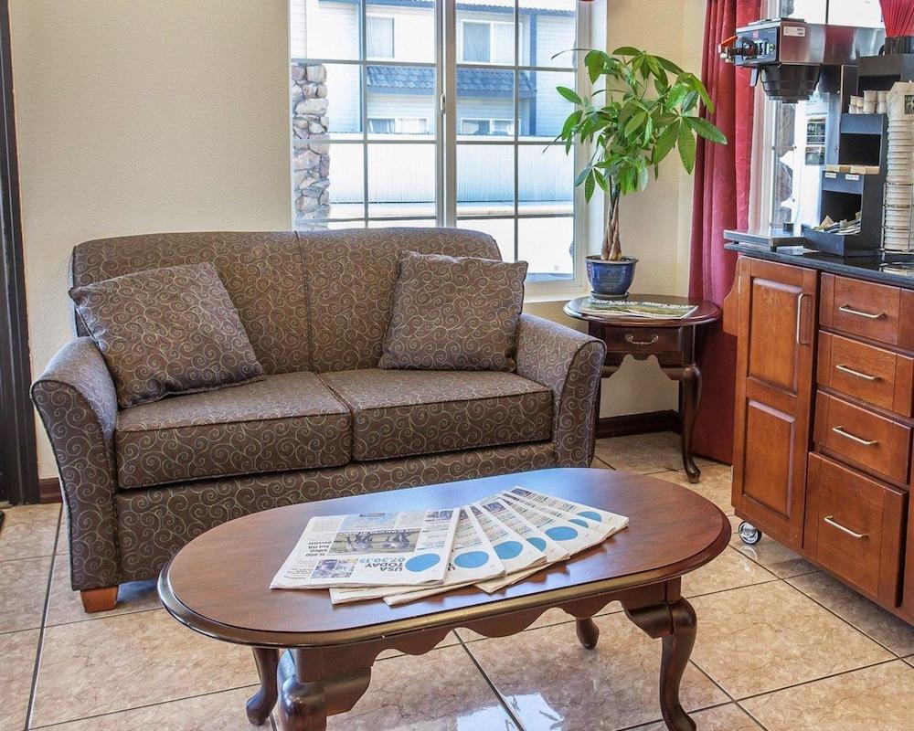 كواليتي إن آند سويتس توبينيش - ياكيما فالي الردهة