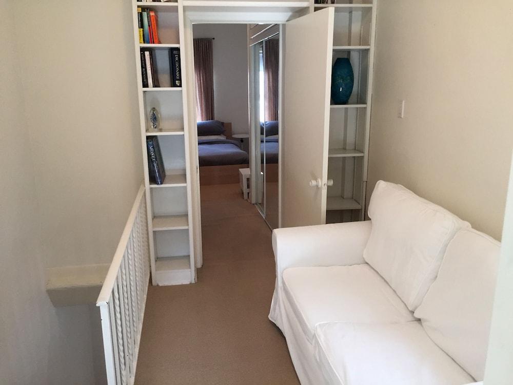 بيوتيفول تو ليفيل هاوس إن يوركفيل منطقة المعيشة