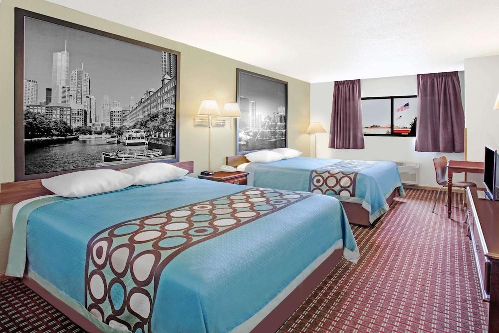 Super 8 by Wyndham Princeton Room
