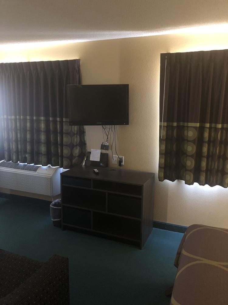 سوبر 8 باي ويندام فلورينس، كولورادو غرفة