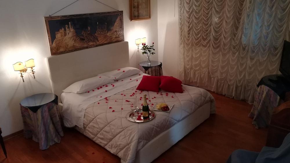 بد آند بريكفاست أميتشي دي فينيتسيا غرفة