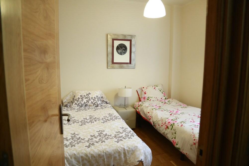 كاليدو أبارتامنتو سنتريكو جونتو أيه فونيكولار اي مترو غرفة