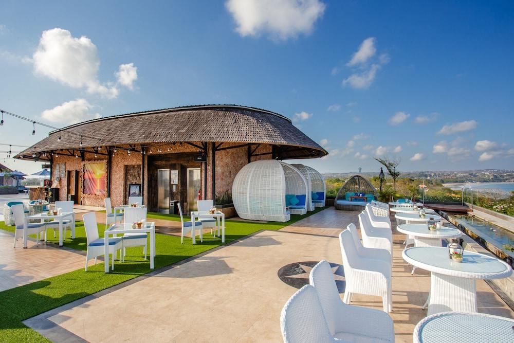 جيمباران باي بيتش ريزورت آند سبا المنطقة الخارجية