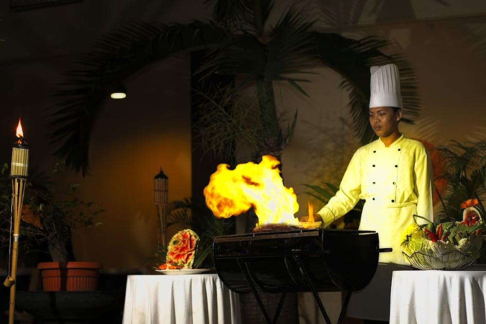 سينجاسانا هوتل ماكاسار منطقة شواء/نزهات