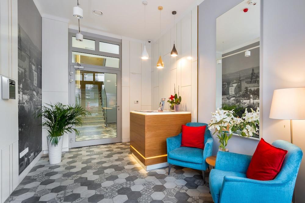 ريفرسايد أبارتمنت هوتل قاعة الاستقبال