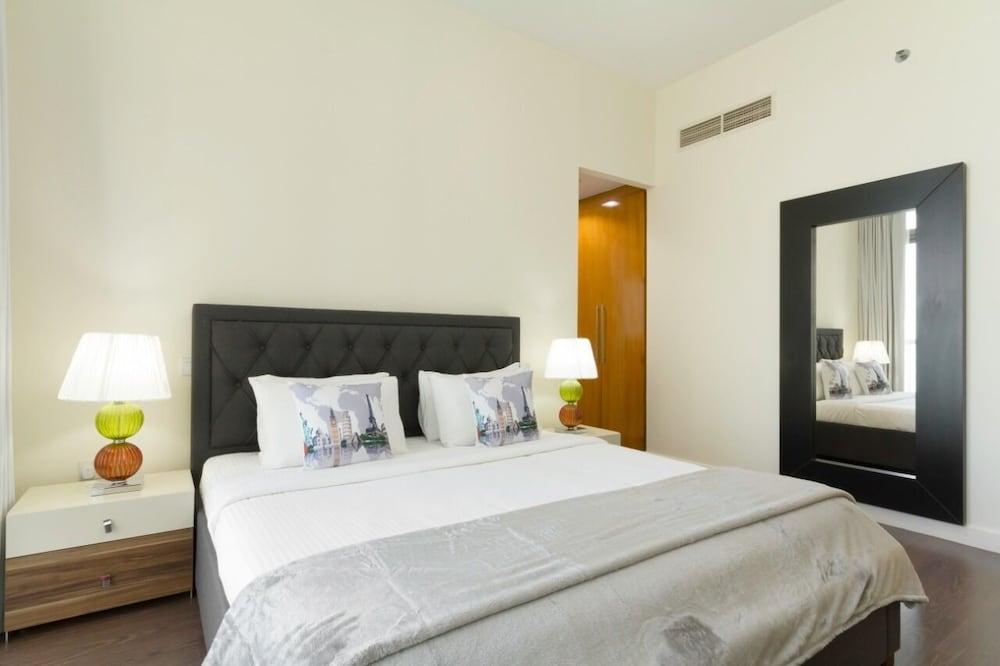 2 BR Apt Ocean Palm & Atlantis View Featured Image