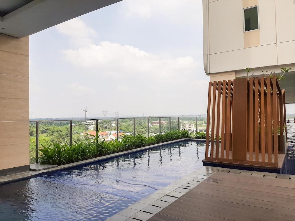 Comfy Studio Apartment at B Residence Outdoor Pool
