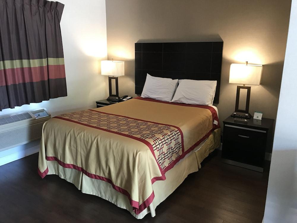 Manhattan Inn & Suites - LAX Room