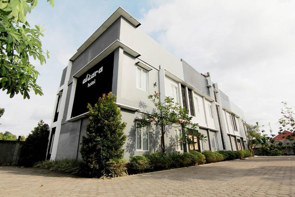 ألزارا هوتل