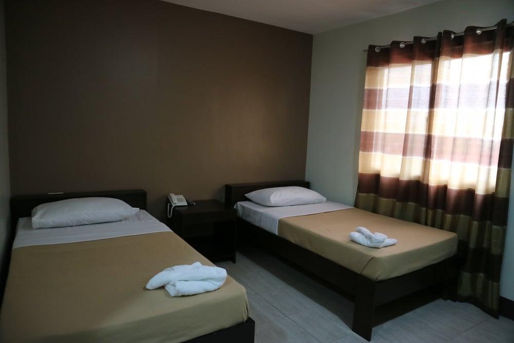 Gateway 21 Hotel and Dormitel Room
