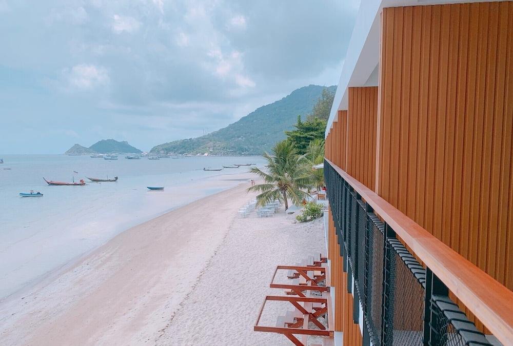 Blue Tao Beach Hotel Exterior