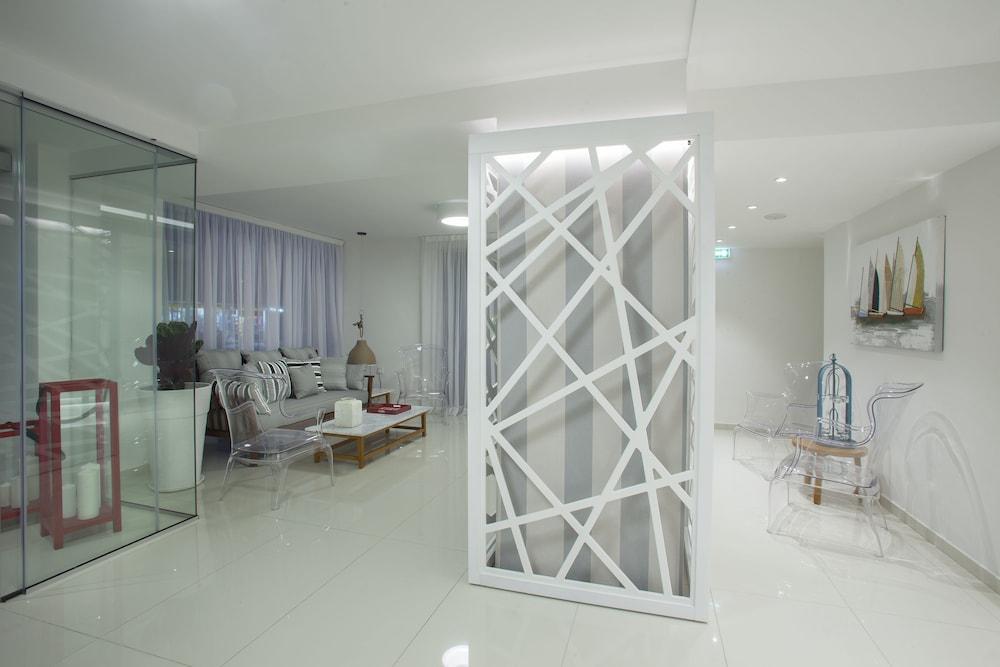 Princessa Vera Hotel Apartments Lobby