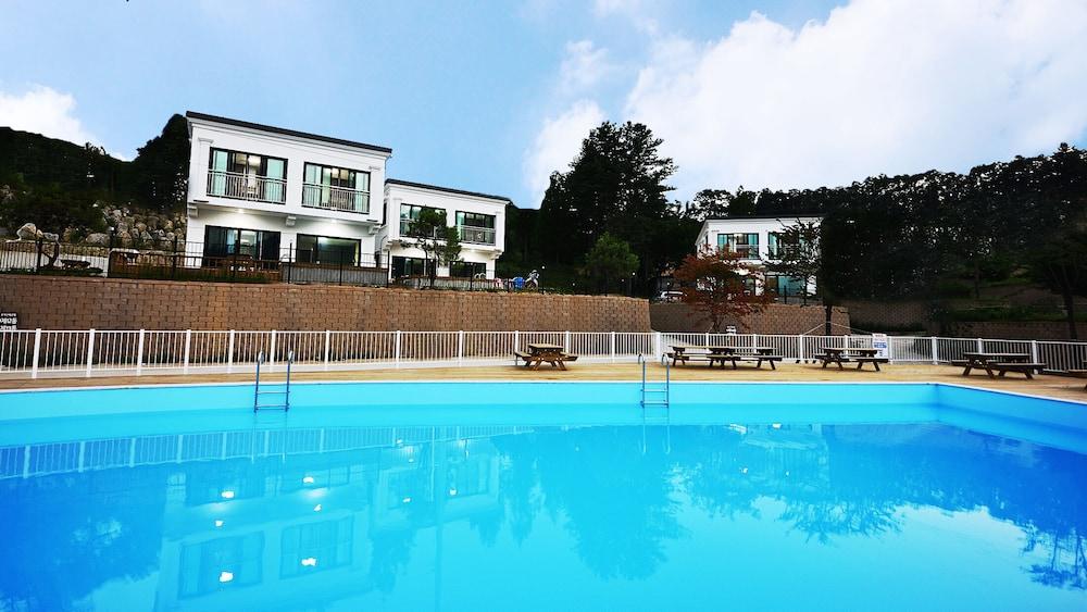 إيكو لاند بينشن