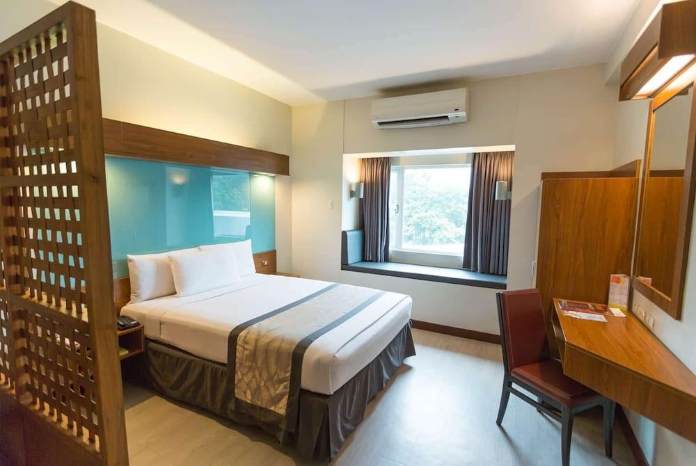 Microtel by Wyndham UP Technohub Featured Image