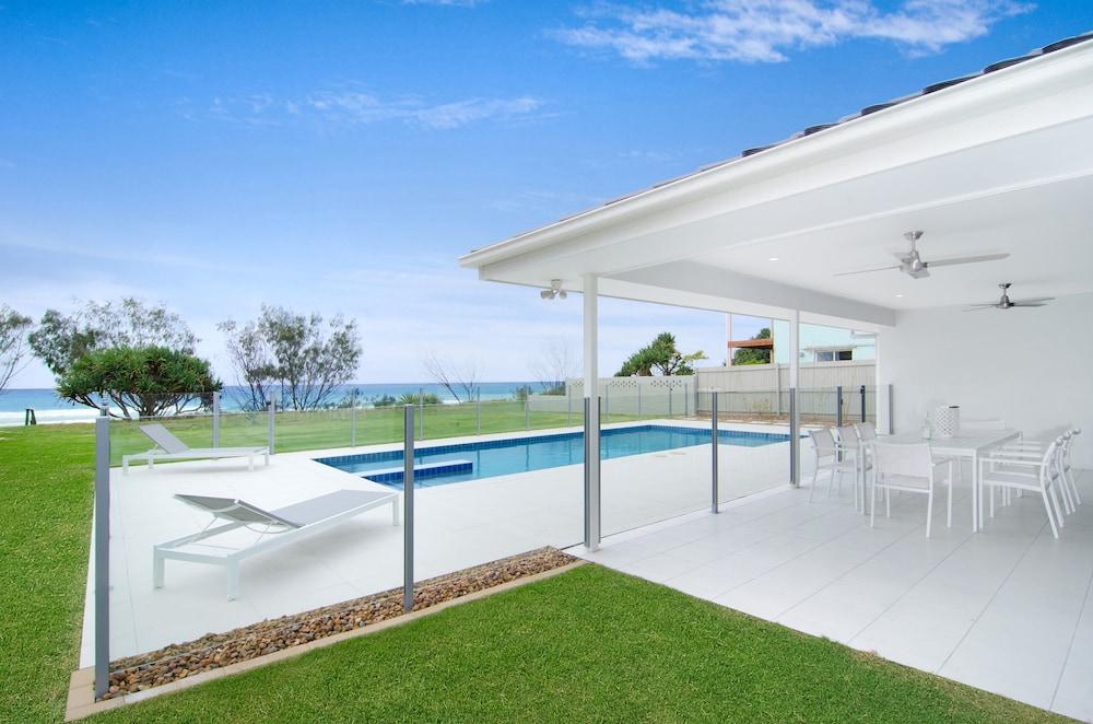 Sentosa at Tugun Beachfront Holiday Home