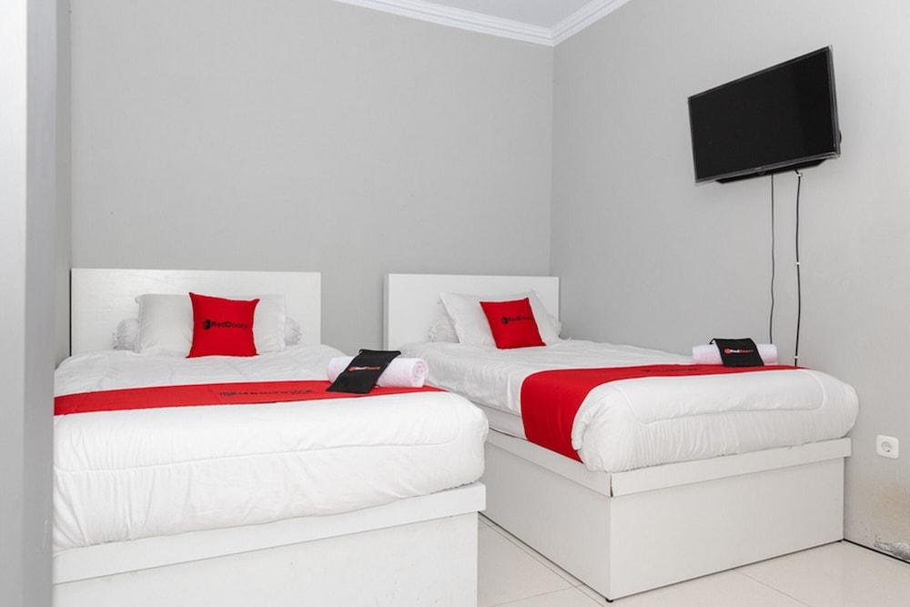 ريد دورز بلس نير ترانزمارت كايراجي دوا مانادو غرفة