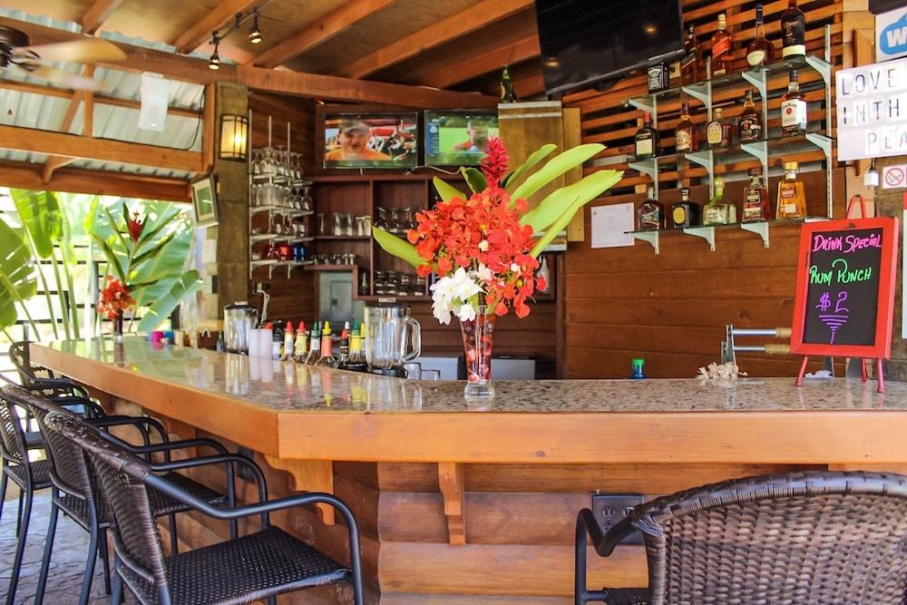 روك بوينت فيلاز فاكيشنز رينتالز ساندي باي، رواتان، هوندوراس.سي.إيه زحليقة مائية