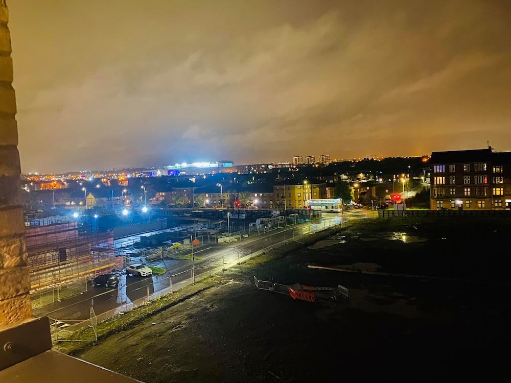 بيوتيفول 2 بد أبارتمنت إن جلاسجو زحليقة مائية