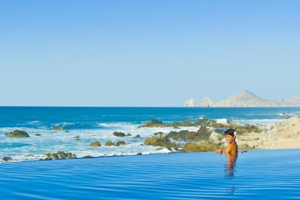 Best 1-BR Awesome View Studio in Cabo San Lucas Featured Image