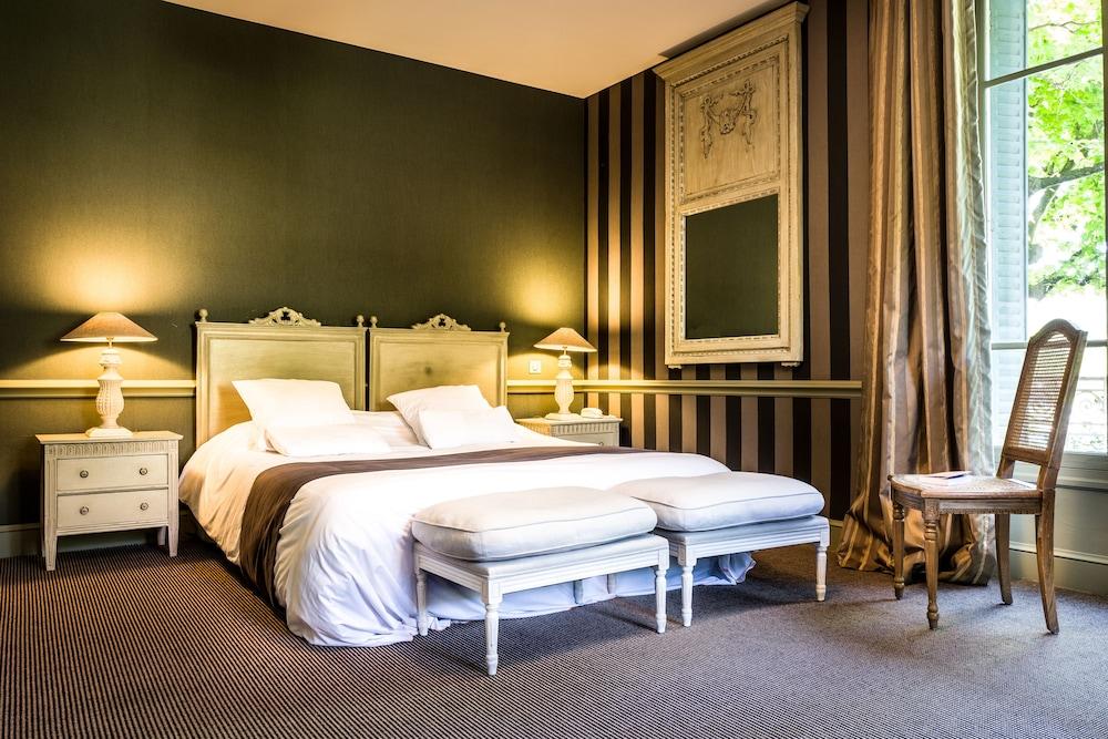 Hôtel Helvie Room