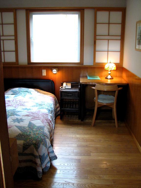 بي آند بي بنزيون هادوكاتي مورا أخرى