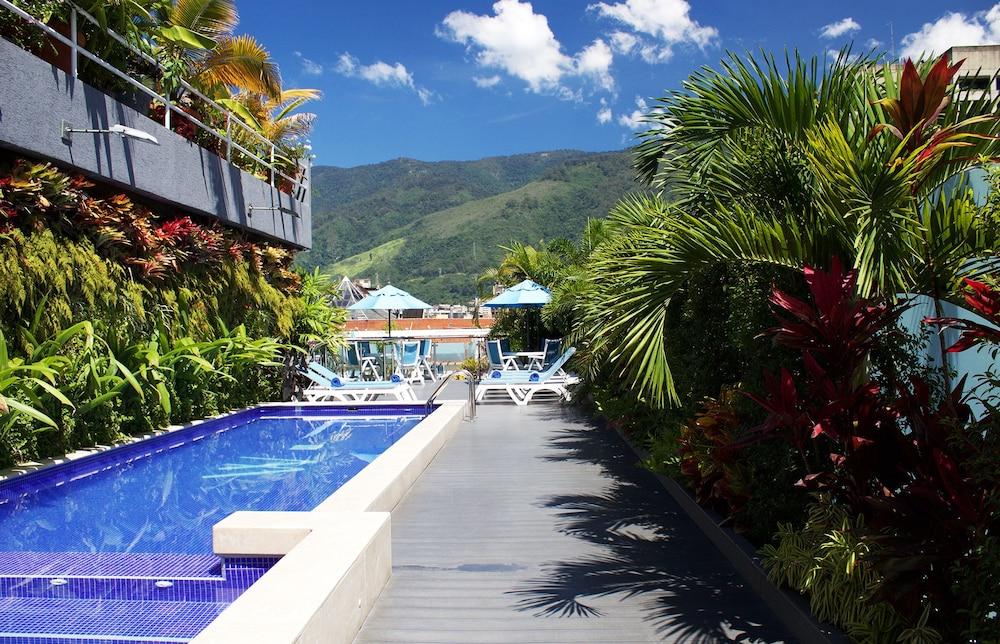 والدورف هوتل بوتيك حمام سباحة مكشوف