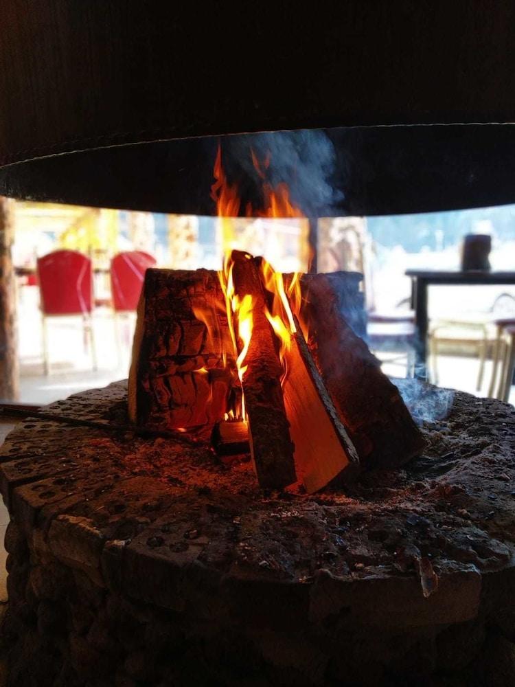 بيرفانوجلو دينلينمي تيسيسي موتل تفاصيل الفندق من الداخل