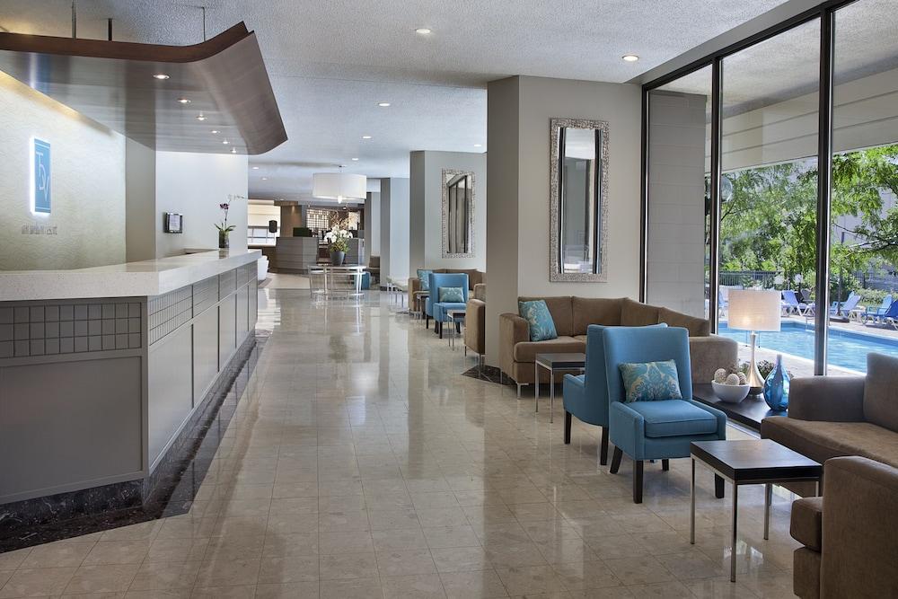 تورونتو دون فالي هوتل آند سويتس الردهة