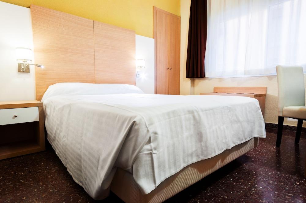 Hotel Fontana Plaza