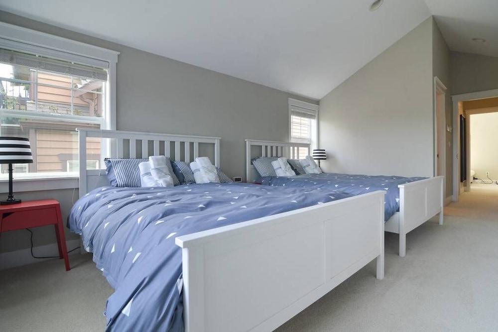 سياتل فاكيشن هوم: أوف ذا وول غرفة