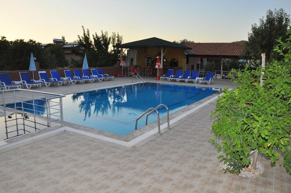 إتش واي تي أبارت 3 بد رومز 2 باي دريم أوف هوليداي زحليقة مائية