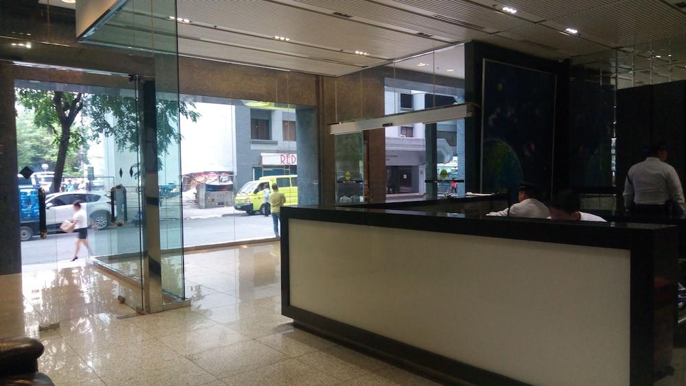 ذا بيك تاور إن هارت أوف ماكاتي سي بي دي منطقة الاستقبال