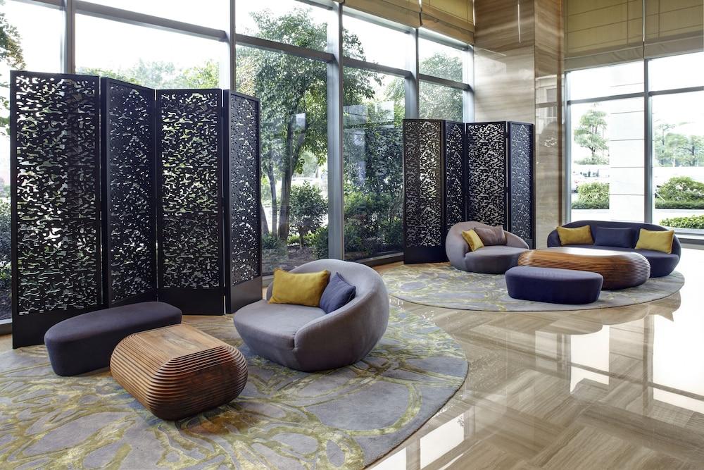 Pullman Zhuhai Lobby Sitting Area