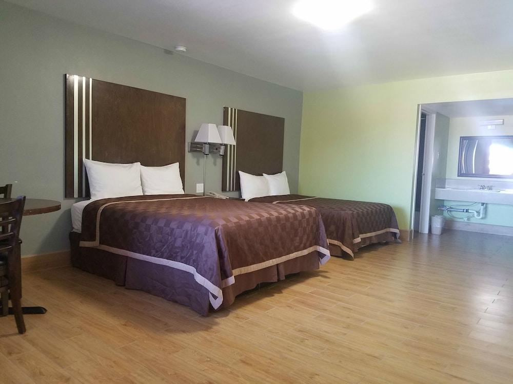 Frontier Motel Featured Image