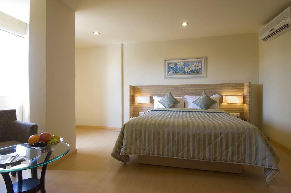 Mapple Express Room