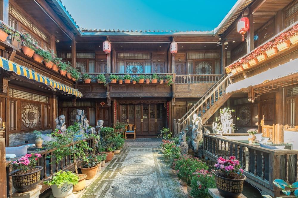 Lijiang He Mu Ju Inn Fairview Branch Featured Image