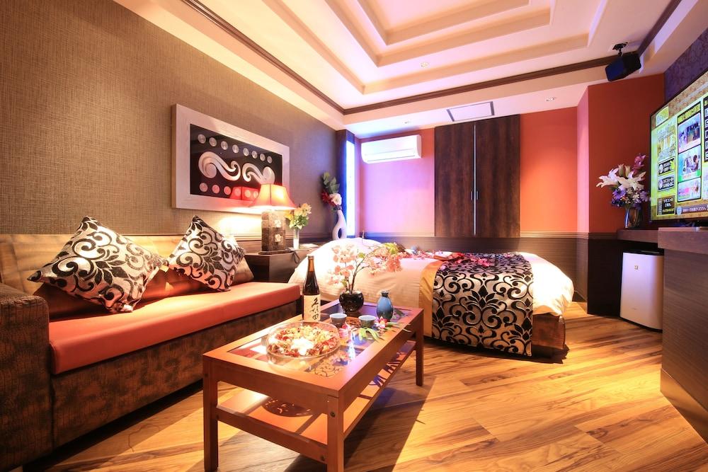 هوتل ريراكو - للبالغين فقط