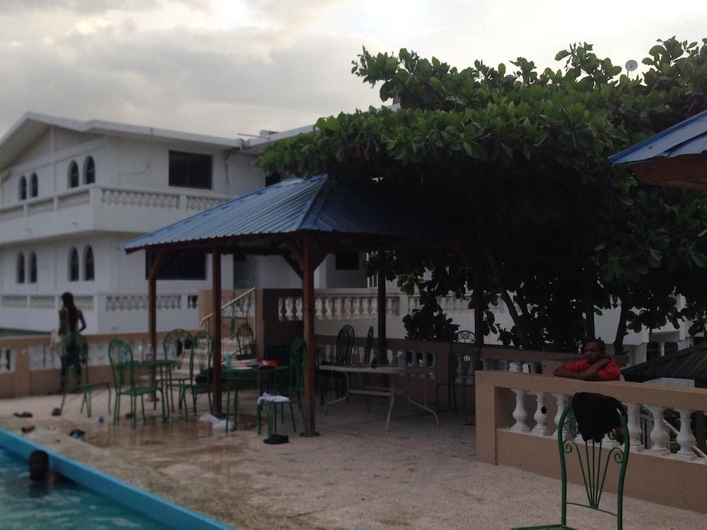 ميليين كونتيننتال زحليقة مائية