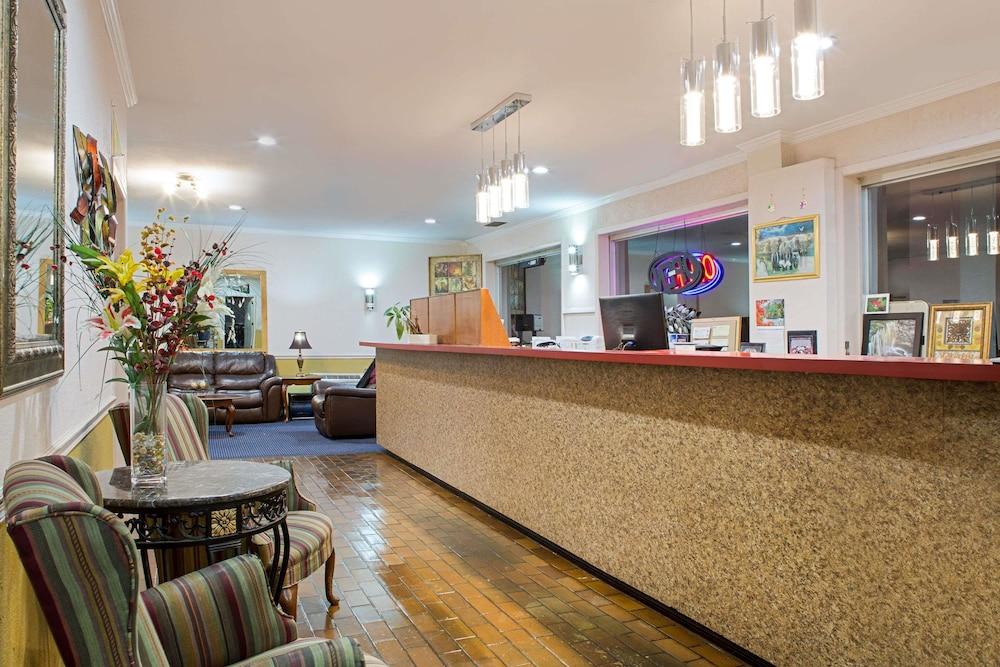 دايز إن باي ويندام تالاهاسي جافرنمنت سنتر الردهة