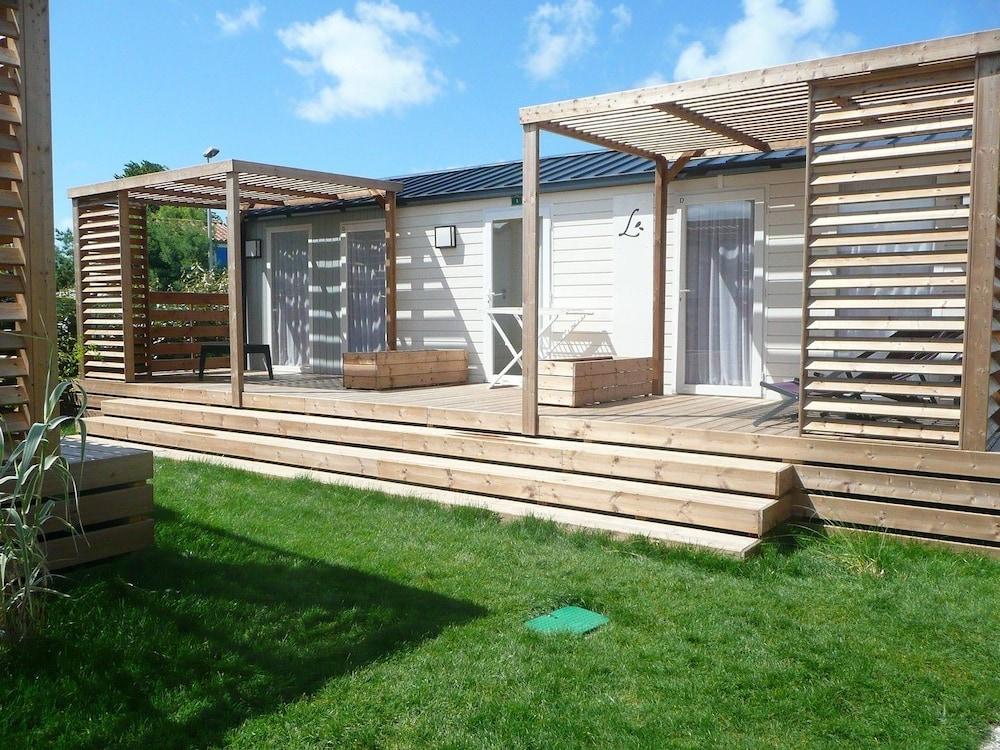 ليه بوبو - فاكونس يو إل في إف تفاصيل الفندق من الخارج