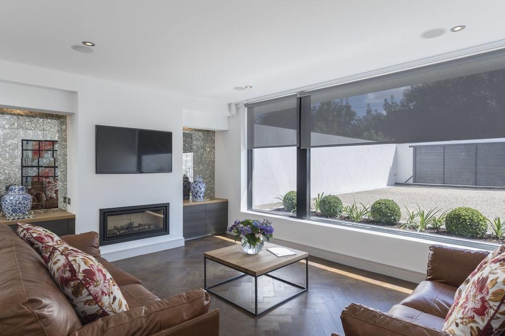 The Van Morrison Suite - hiphipstay Living Area