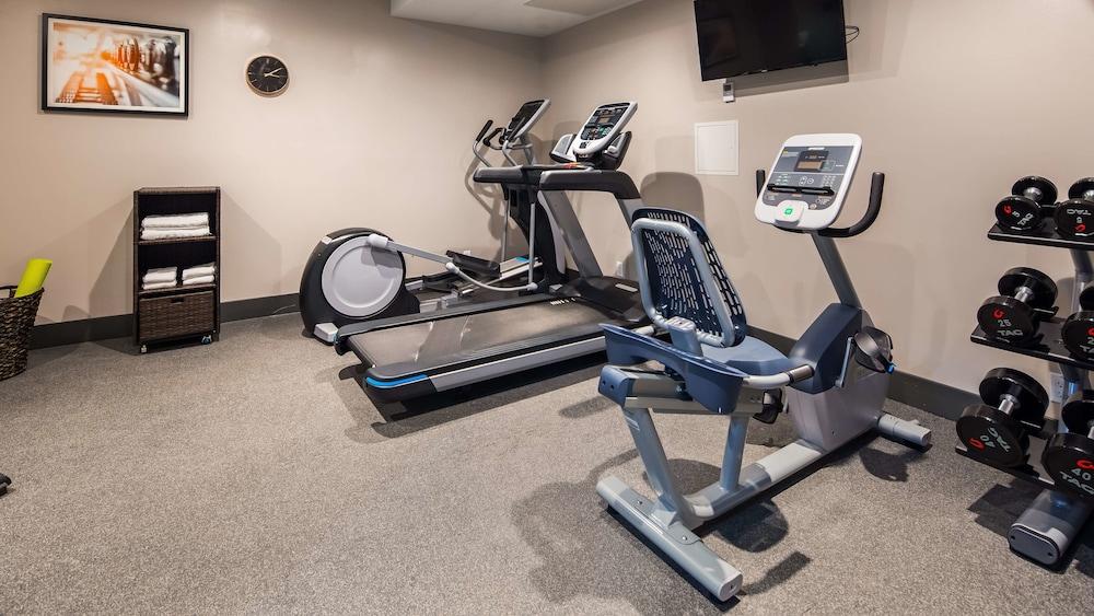 بيست ويسترن فار روكاواي/جاي إف كاي أيربورت أريا هوتل أخرى