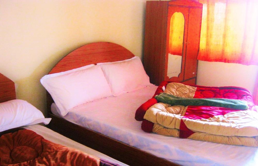 Janardan Resort Kausani Room